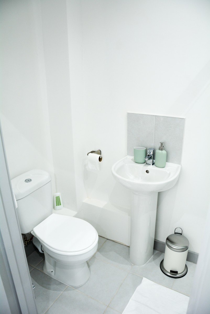 Bathroom-4.jpg