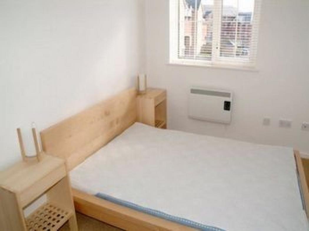 Bedroom_2.jpg